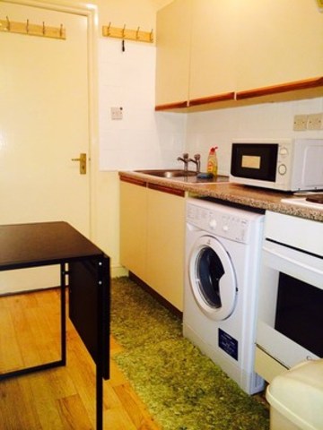  Image of Terraced house to rent in Church Hill London E17 at CHURCH HILL  WALTHAMSTOW, E17 3AB