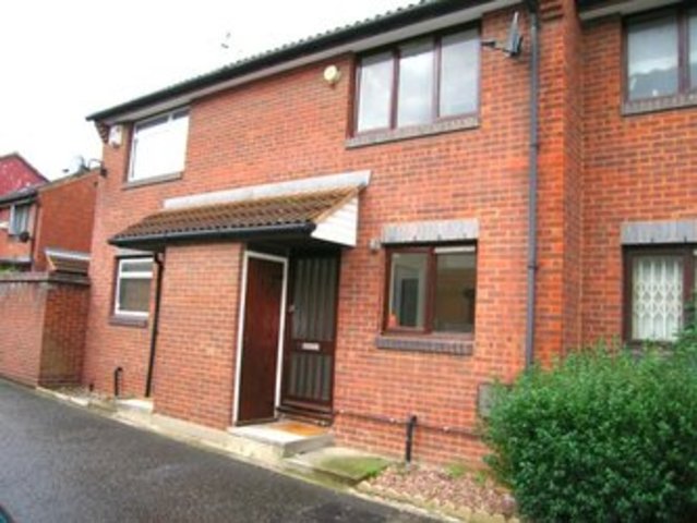  Image of 2 bedroom Terraced house to rent in Claire Place London E14 at Claire Place Tiller Road London, E14 8NJ