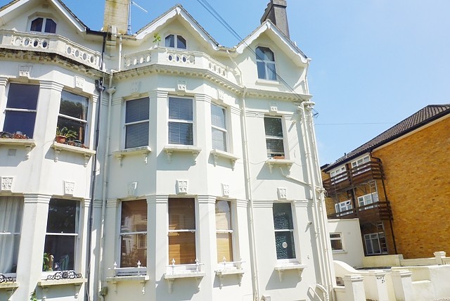  Image of 1 bedroom Flat to rent in Clermont Terrace Preston Brighton BN1 at 40 Clermont Terrace  Brighton, BN1 6SJ