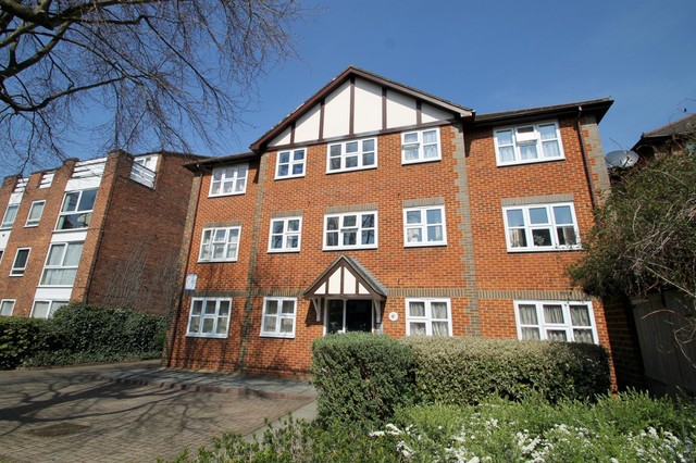  Image of 1 bedroom Flat to rent in Mulgrave Road Belmont Sutton SM2 at 44 Mulgrave Road  Sutton, SM2 6LX