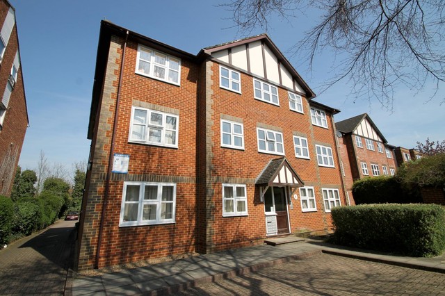  Image of 1 bedroom Flat to rent in Mulgrave Road Belmont Sutton SM2 at 44 Mulgrave Road  Sutton, SM2 6LX