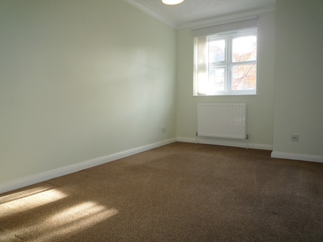  Image of 1 bedroom Flat to rent in Mulgrave Road Belmont Sutton SM2 at 44 Mulgrave Road  Sutton, SM2 6LX