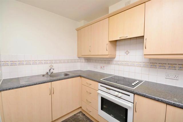  Image of 2 bedroom Property to rent in Friern Park London N12 at 24-26 Friern Park  North Finchley, N12 9DN