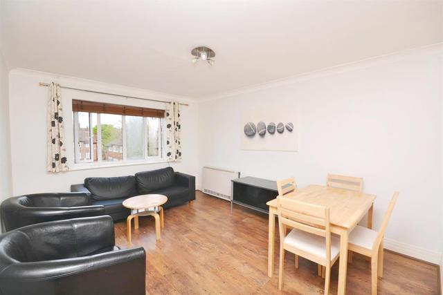  Image of 2 bedroom Property to rent in Friern Park London N12 at 24-26 Friern Park  North Finchley, N12 9DN