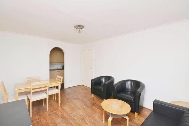  Image of 2 bedroom Property to rent in Friern Park London N12 at 24-26 Friern Park  North Finchley, N12 9DN