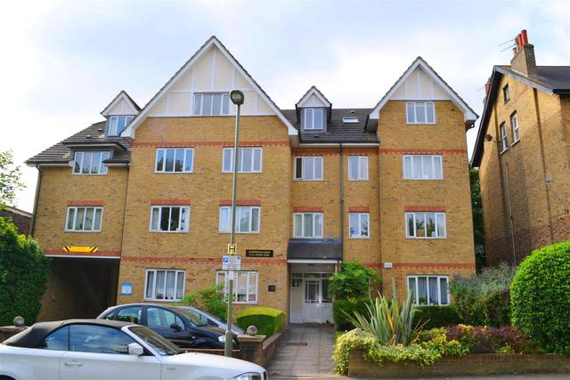  Image of 2 bedroom Property to rent in Friern Park London N12 at 24-26 Friern Park  North Finchley, N12 9DN