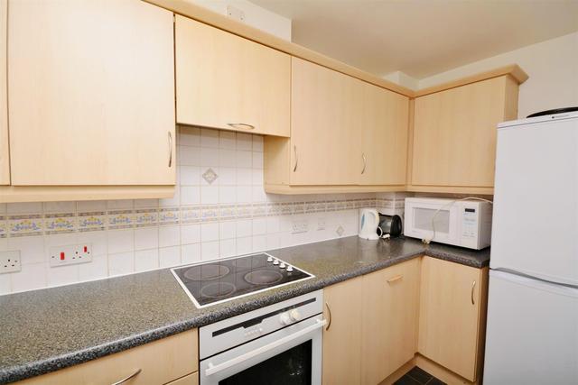 Image of 2 bedroom Property to rent in Friern Park London N12 at 24-26 Friern Park  North Finchley, N12 9DN