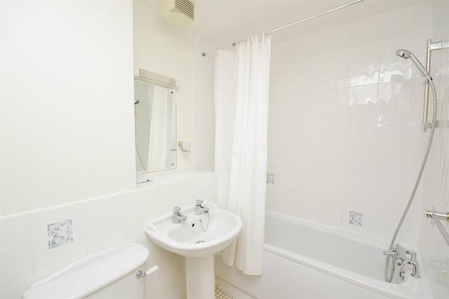  Image of 2 bedroom Property to rent in Friern Park London N12 at 24-26 Friern Park  North Finchley, N12 9DN