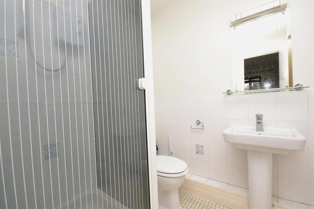  Image of 2 bedroom Property to rent in Friern Park London N12 at 24-26 Friern Park  North Finchley, N12 9DN