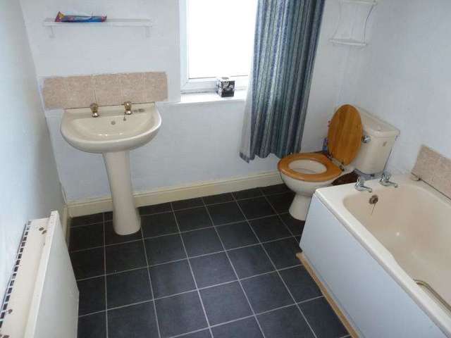  Image of 2 bedroom Detached house to rent in Compton Road Leeds LS9 at Leeds, LS9 6DG