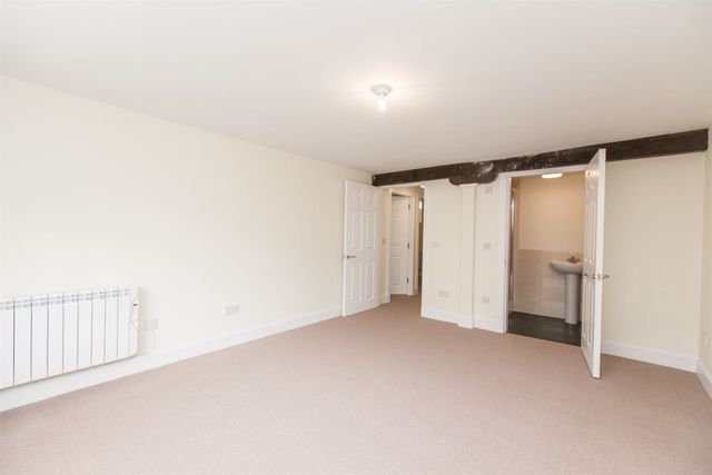  Image of 3 bedroom Flat to rent in Constitution Street Edinburgh EH6 at Leith Edinburgh Edinburgh, EH6 6RP