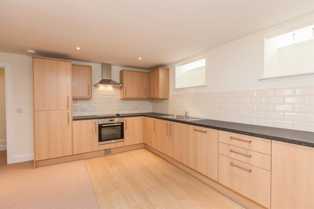  Image of 3 bedroom Flat to rent in Constitution Street Edinburgh EH6 at Leith Edinburgh Edinburgh, EH6 6RP