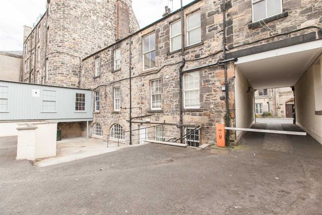  Image of 3 bedroom Flat to rent in Constitution Street Edinburgh EH6 at Leith Edinburgh Edinburgh, EH6 6RP
