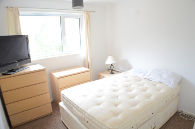  Image of 1 bedroom Property to rent in Cornmill Crescent Alphington Exeter EX2 at CORN MILL CRESCENT  EXETER, EX2 8TP