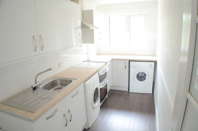  Image of 1 bedroom Property to rent in Cornmill Crescent Alphington Exeter EX2 at CORN MILL CRESCENT  EXETER, EX2 8TP