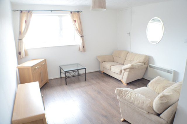  Image of 1 bedroom Property to rent in Cornmill Crescent Alphington Exeter EX2 at CORN MILL CRESCENT  EXETER, EX2 8TP