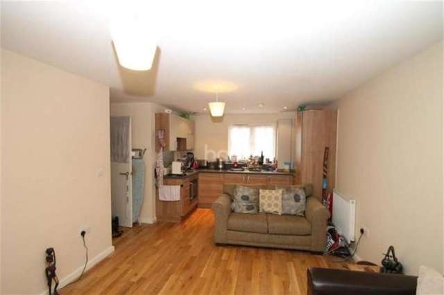  Image of 2 bedroom Flat for sale in Craigen Gardens Ilford IG3 at Craigen Gardens  Ilford, IG3 9FG