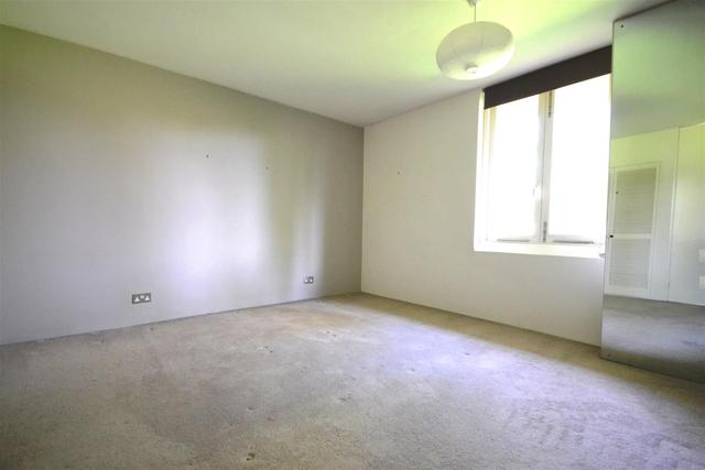  Image of 2 bedroom Property to rent in Highgate Spinney Crescent Road London N8 at Crouch End, N8 8AR