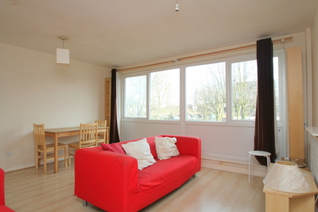  Image of 3 bedroom Maisonette to rent in Creswick Walk London E3 at Creswick Walk  London, E3 2AQ