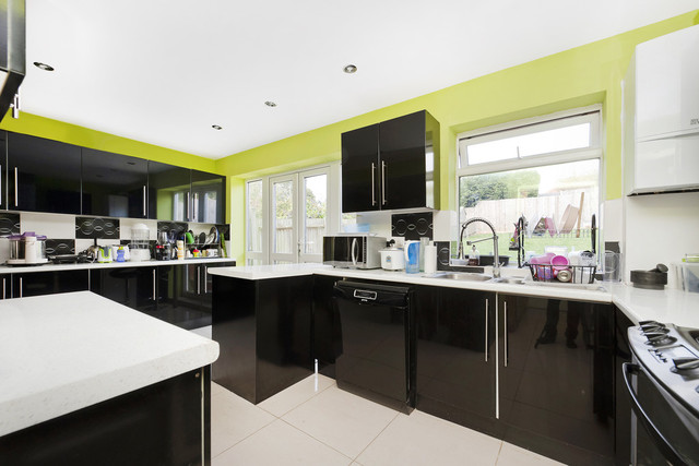  Image of 4 bedroom Terraced house for sale in Croft Road London SW16 at Croft Road Norbury London, SW16 3NG