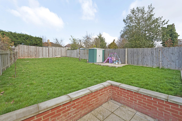  Image of 4 bedroom Terraced house for sale in Croft Road London SW16 at Croft Road Norbury London, SW16 3NG
