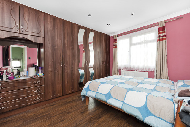  Image of 4 bedroom Terraced house for sale in Croft Road London SW16 at Croft Road Norbury London, SW16 3NG
