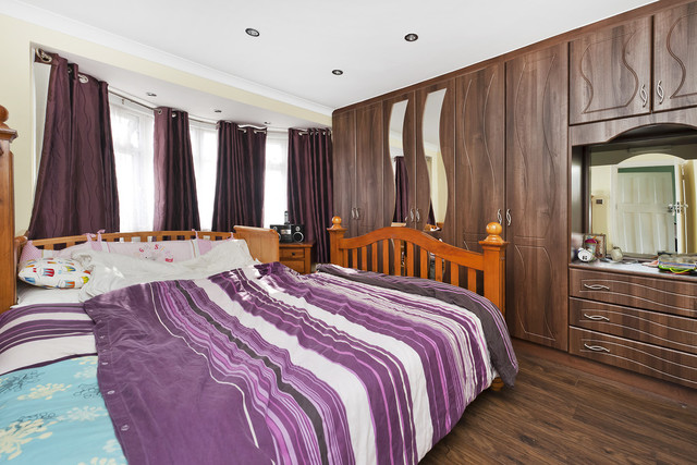  Image of 4 bedroom Terraced house for sale in Croft Road London SW16 at Croft Road Norbury London, SW16 3NG