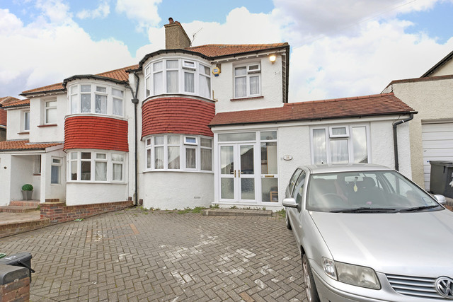  Image of 4 bedroom Terraced house for sale in Croft Road London SW16 at Croft Road Norbury London, SW16 3NG
