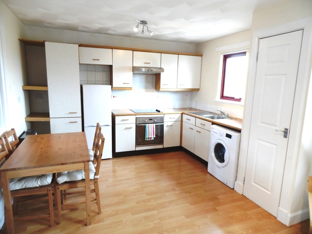 Image of 2 bedroom Flat to rent in Cross Street Paisley PA1 at Paisley Renfrewshire Renfrewshire, PA1 2TS