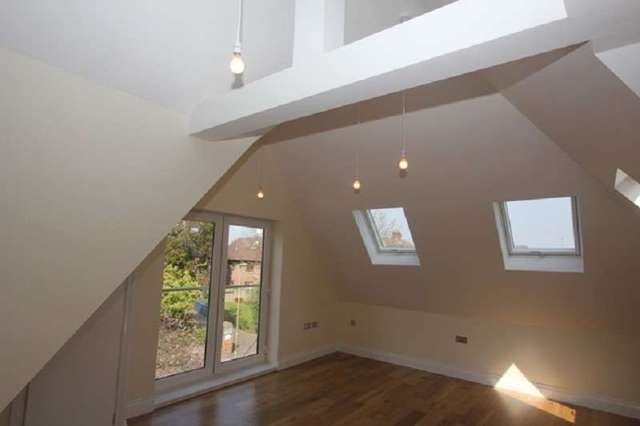  Image of 3 bedroom Flat for sale in Stonegrove Gardens Edgware HA8 at Crossan Court  Edgware, HA8 7TF