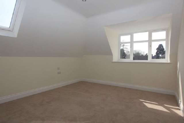  Image of 3 bedroom Flat for sale in Stonegrove Gardens Edgware HA8 at Crossan Court  Edgware, HA8 7TF