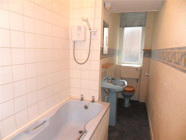  Image of 1 bedroom Studio flat to rent in Crossflat Crescent Paisley PA1 at Paisley Renfrewshire Renfrewshire, PA1 1NS