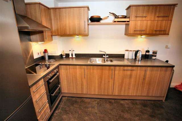 Image of 3 bedroom Apartment to rent in Snuff Street Devizes SN10 at Crossmolina Buildings Snuff Street DEVIZES, SN10 1FG