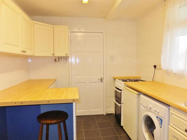  Image of 3 bedroom Maisonette to rent in Culvers Retreat Carshalton SM5 at Carshalton Surrey The Wrythe, SM5 2BE