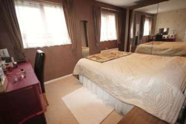  Image of 2 bedroom Flat for sale in Deans Gate Close London SE23 at Deans Gate Close Forest HIll London, SE23 2XX