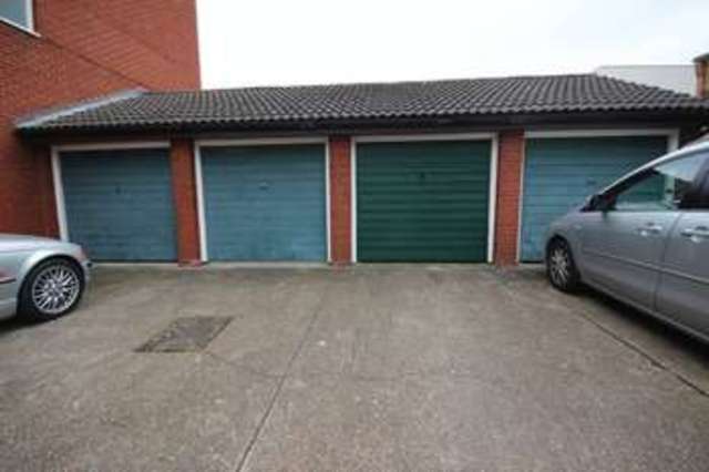  Image of 2 bedroom Flat for sale in Deans Gate Close London SE23 at Deans Gate Close Forest HIll London, SE23 2XX