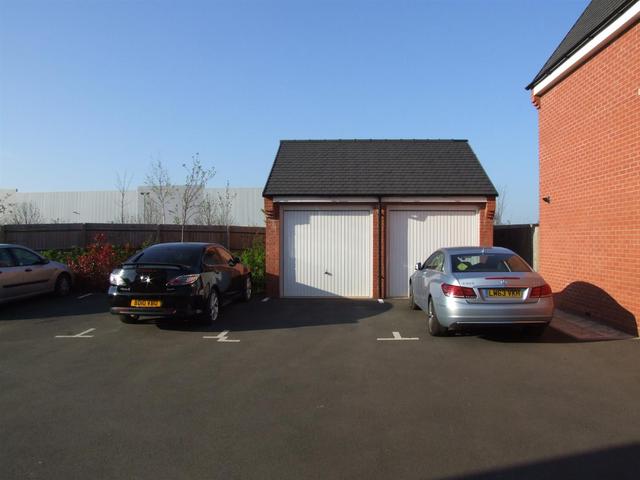  Image of 3 bedroom Terraced house for sale in Dee Close Rushden NN10 at Rushden Northamptonshire Rushden, NN10 0GW