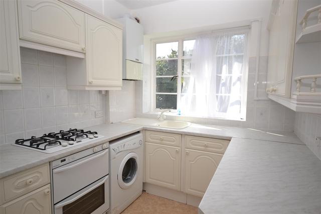 Image of 2 bedroom Property to rent in Denison Close London N2 at East Finchley, N2 0JT