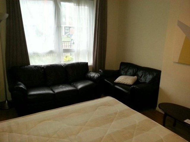  Image of 3 bedroom Flat to rent in Devas Street London E3 at DEVAS STREET  BOW, E3 3LS