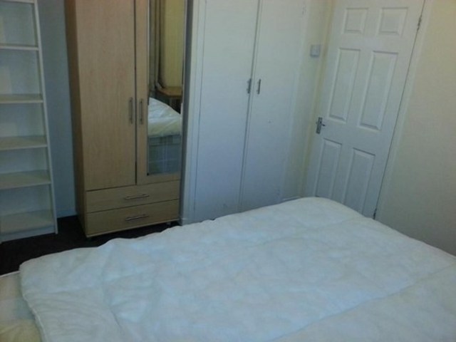  Image of 3 bedroom Flat to rent in Devas Street London E3 at DEVAS STREET  BOW, E3 3LS