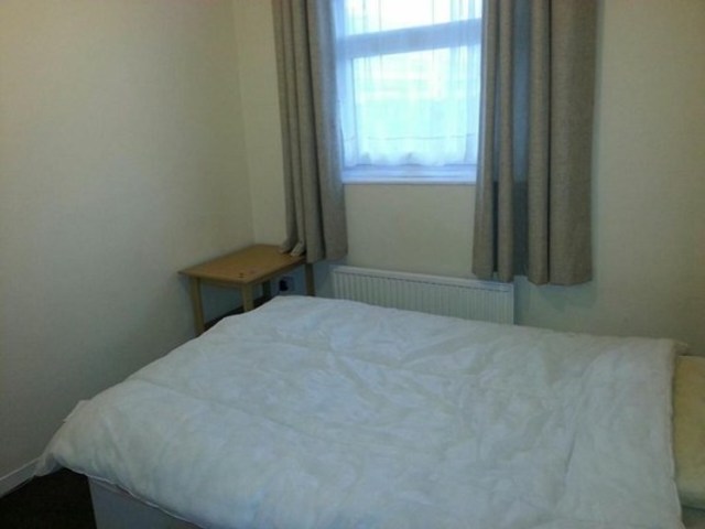  Image of 3 bedroom Flat to rent in Devas Street London E3 at DEVAS STREET  BOW, E3 3LS