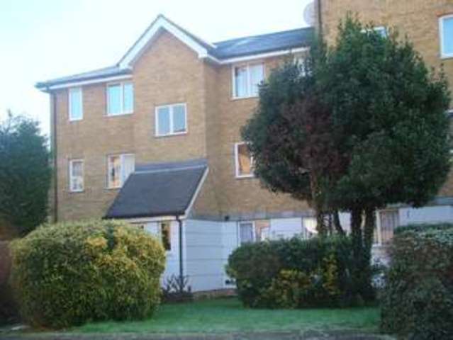  Image of 1 bedroom Flat to rent in Spindrift Avenue London E14 at Spindrift Avenue  London, E14 9US