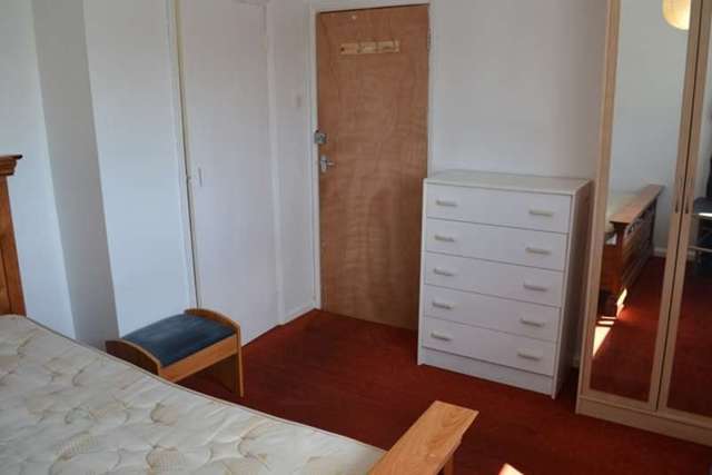  Image of 1 bedroom House Share to rent in Campkin Road Cambridge CB4 at Campkin Road  Cambridge, CB4 2NB