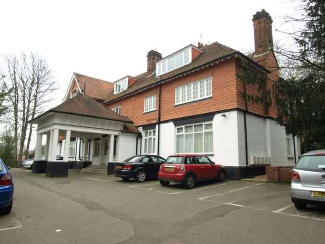  Image of 2 bedroom Apartment to rent in Downs Avenue Epsom KT18 at Downs Avenue  Epsom, KT18 5HL