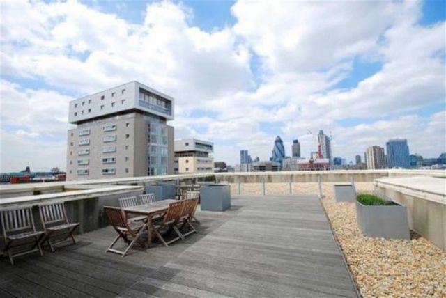  Image of 2 bedroom Apartment to rent in Commercial Road London E1 at Dryden Buildings  London, E1 1LF