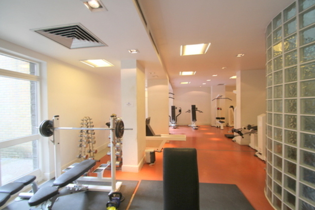  Image of 2 bedroom Apartment to rent in Commercial Road London E1 at Dryden Buildings  London, E1 1LF
