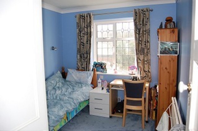  Image of 4 bedroom Detached house for sale in Dukes Avenue Canons Park Edgware HA8 at Dukes Avenue  Edgware, HA8 7RX