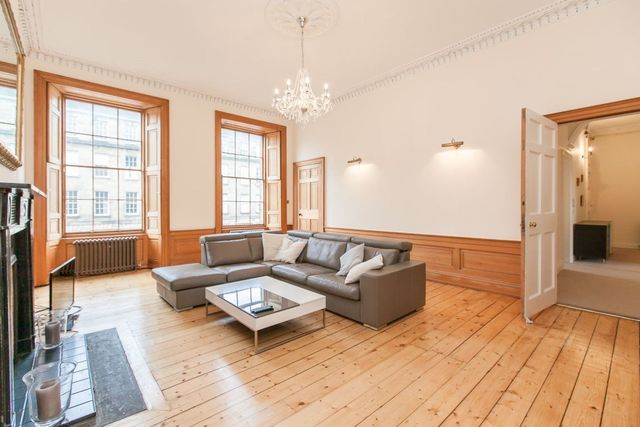  Image of 2 bedroom Flat to rent in Dundas Street Edinburgh EH3 at New Town Edinburgh Edinburgh, EH3 6RS