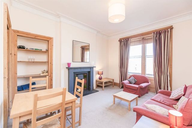  Image of 2 bedroom Flat to rent in Dundee Terrace Edinburgh EH11 at Dalry Edinburgh Edinburgh, EH11 1DW