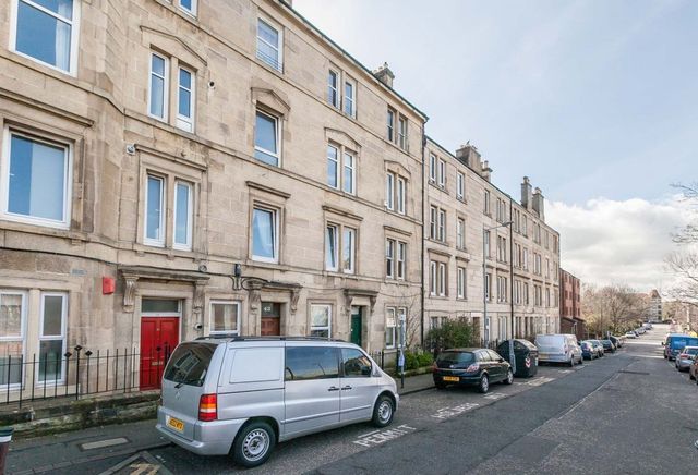  Image of 2 bedroom Flat to rent in Dundee Terrace Edinburgh EH11 at Dalry Edinburgh Edinburgh, EH11 1DW